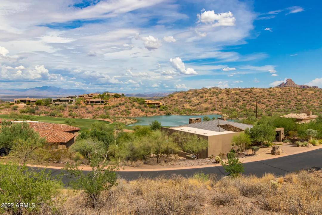 Real Estate Picture 5