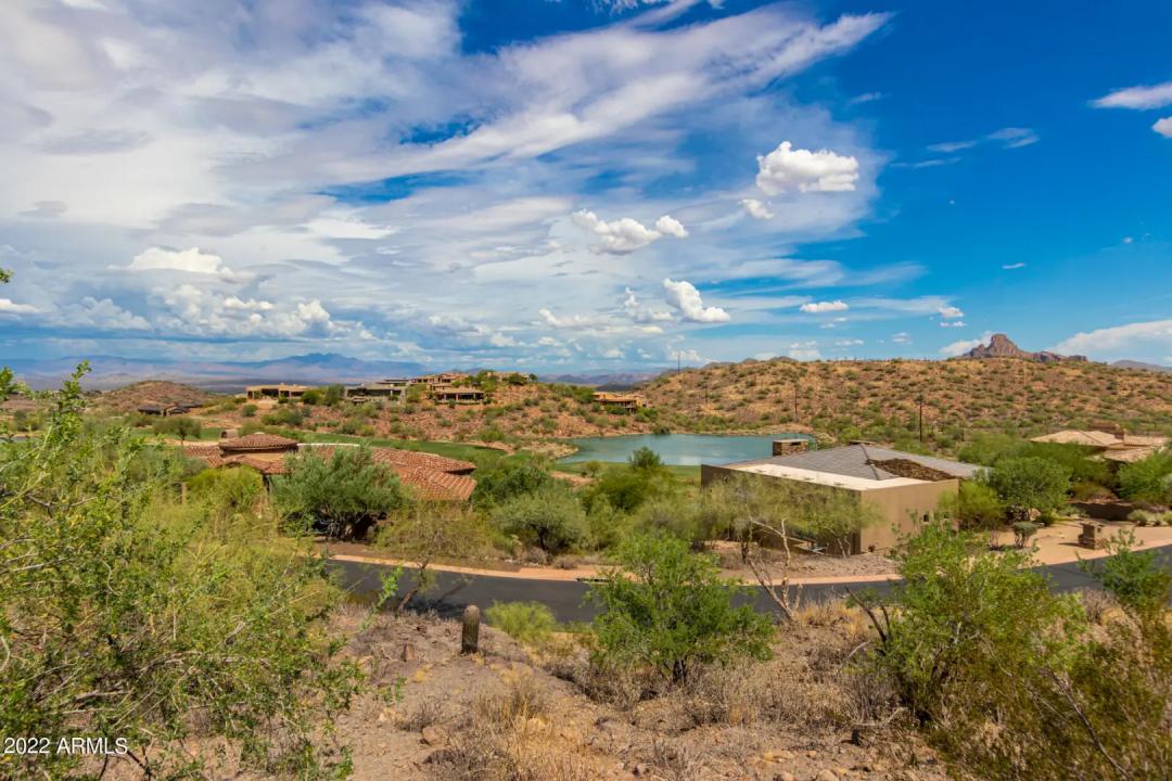 Real Estate Picture 6