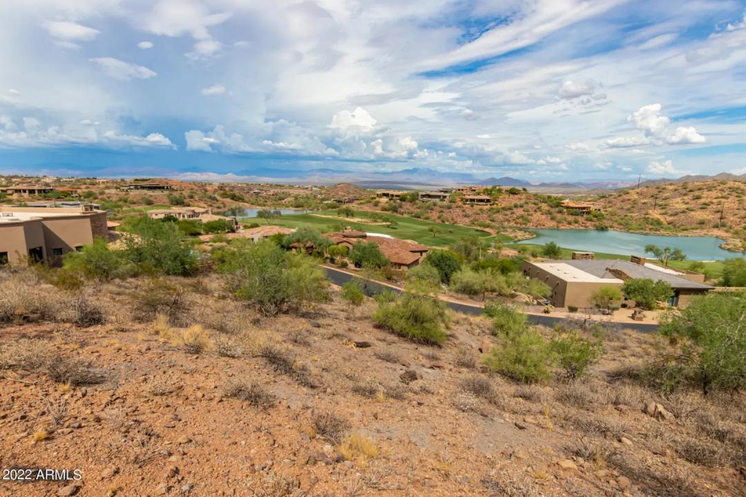 Real Estate Picture 8