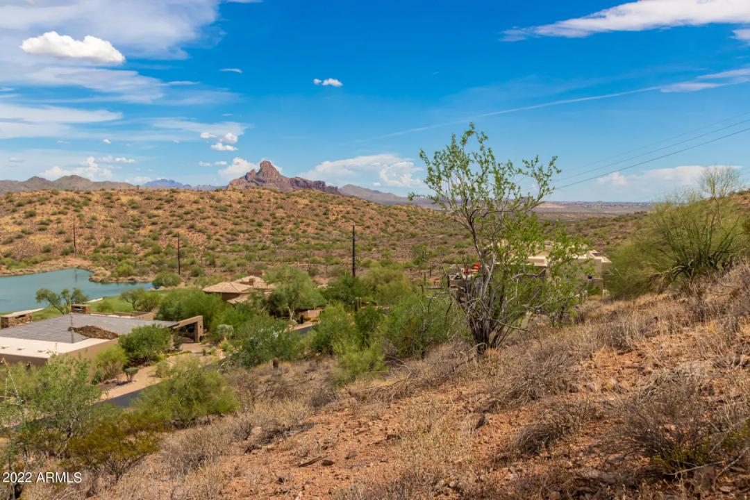 Real Estate Picture 10