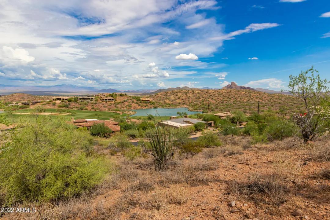 Real Estate Picture 11