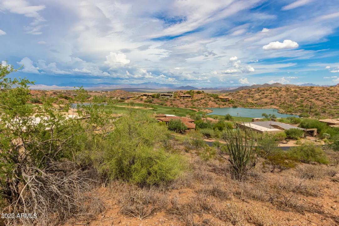 Real Estate Picture 12