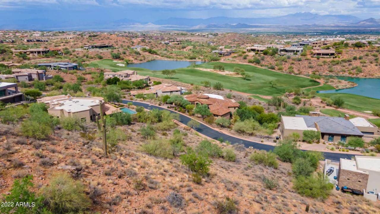 Real Estate Picture 17