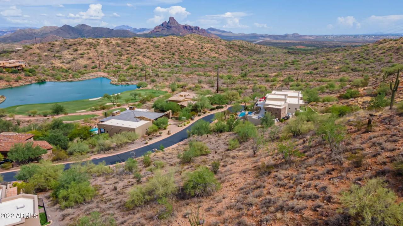 Real Estate Picture 20