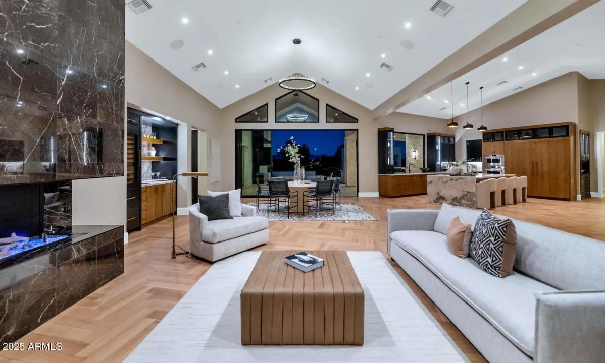 Real Estate Picture 18