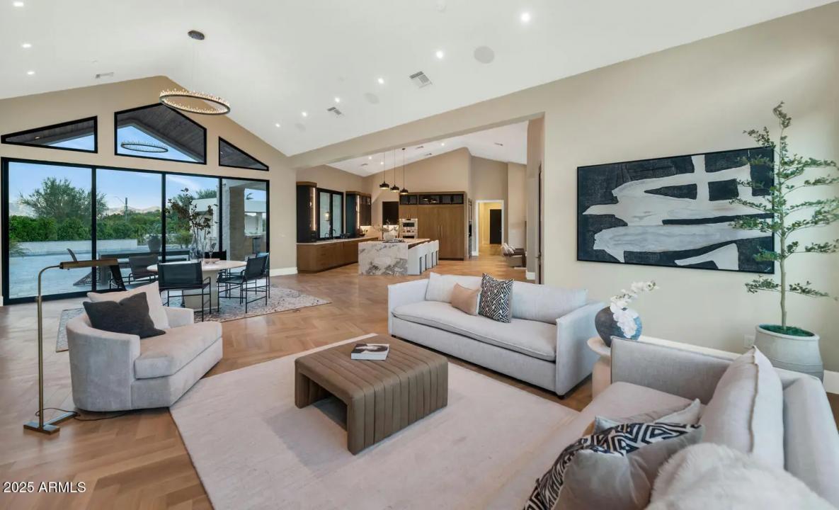Real Estate Picture 17