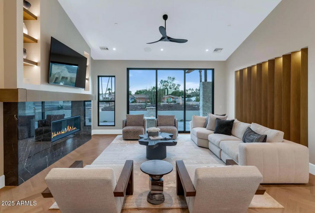 Real Estate Picture 8
