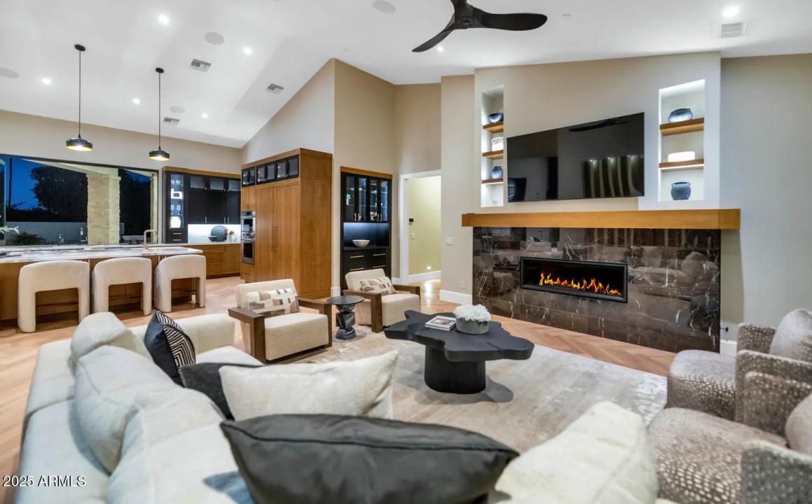 Real Estate Picture 10