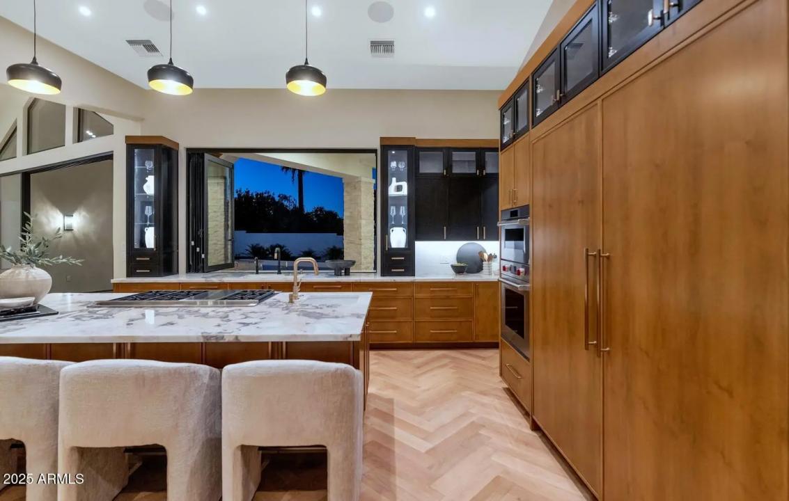 Real Estate Picture 12