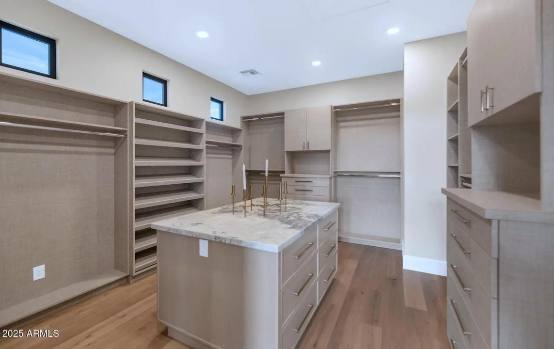 Real Estate Picture 24