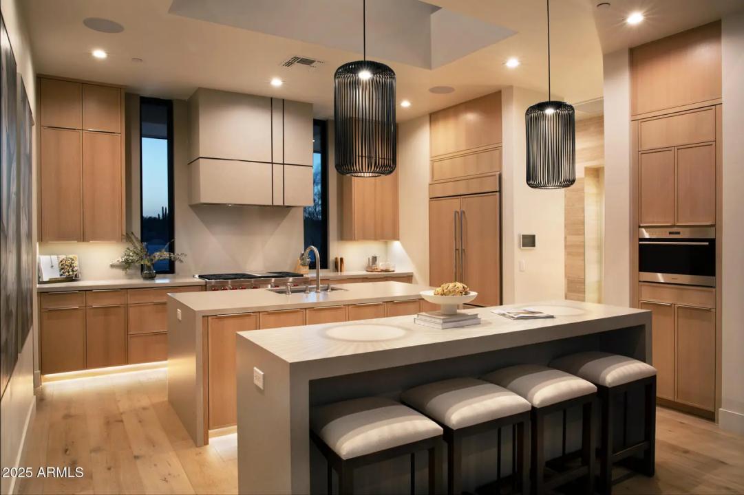 Real Estate Picture 10