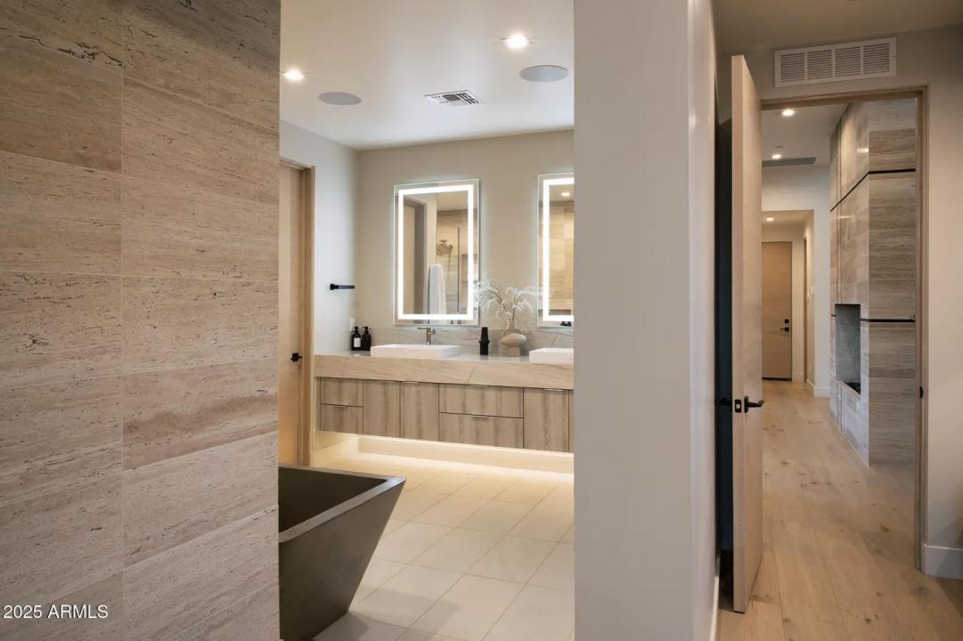 Real Estate Picture 19