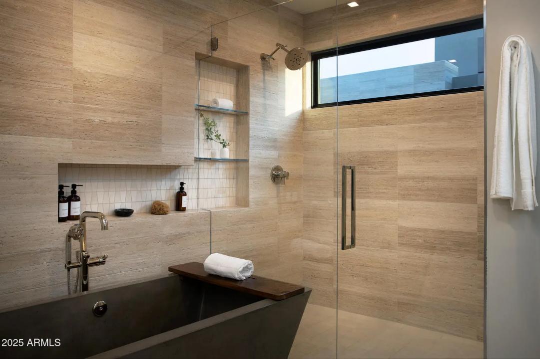 Real Estate Picture 22