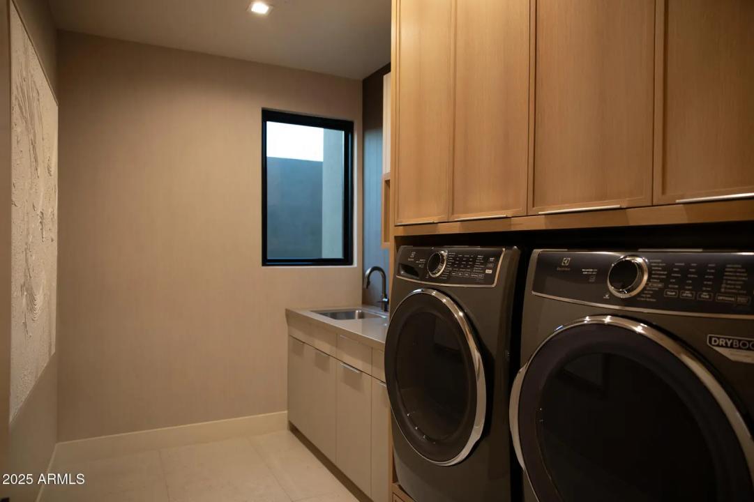 Real Estate Picture 28