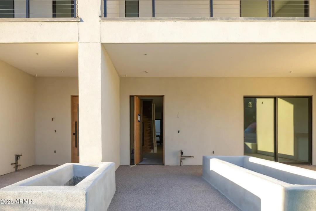 Real Estate Picture 3