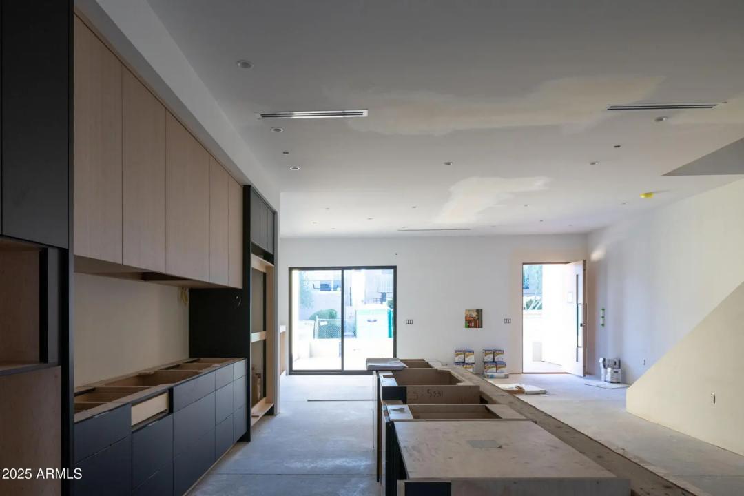 Real Estate Picture 5