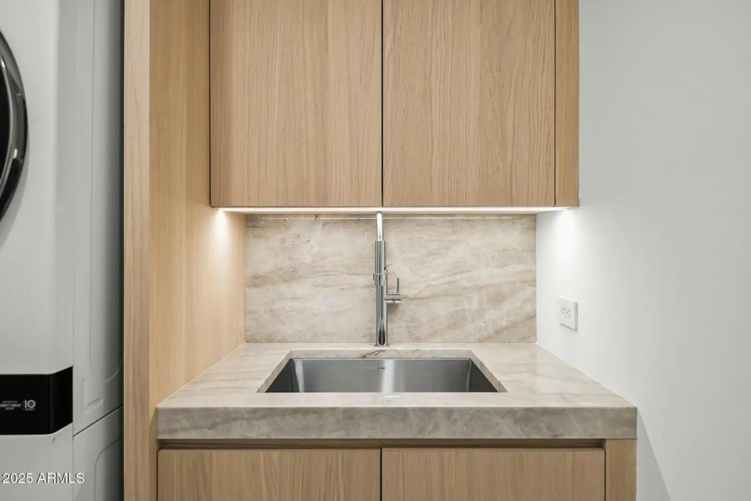 Real Estate Picture 7