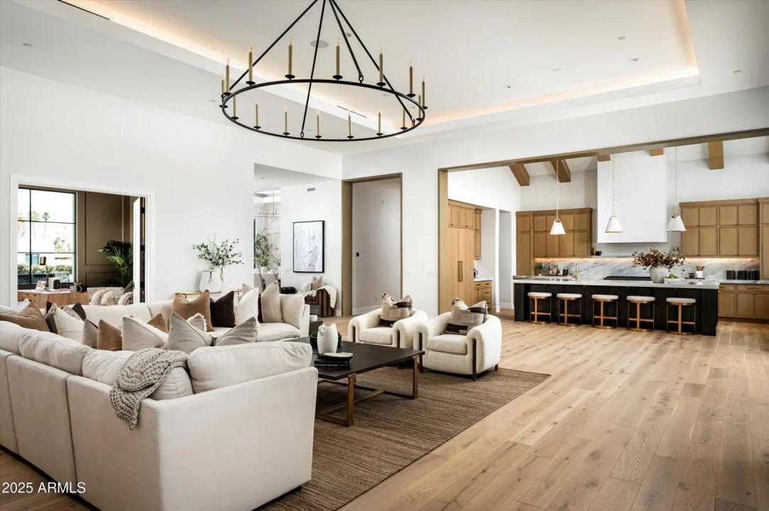Real Estate Picture 8
