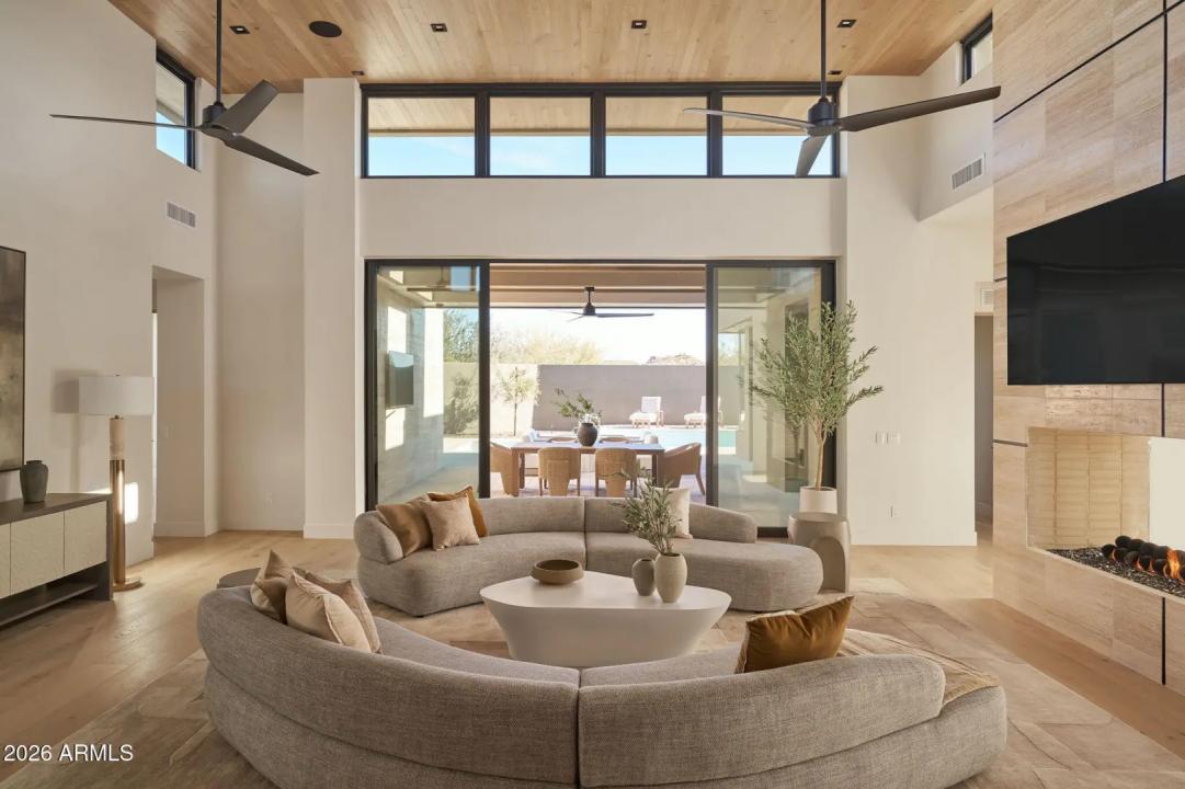 Real Estate Picture 5