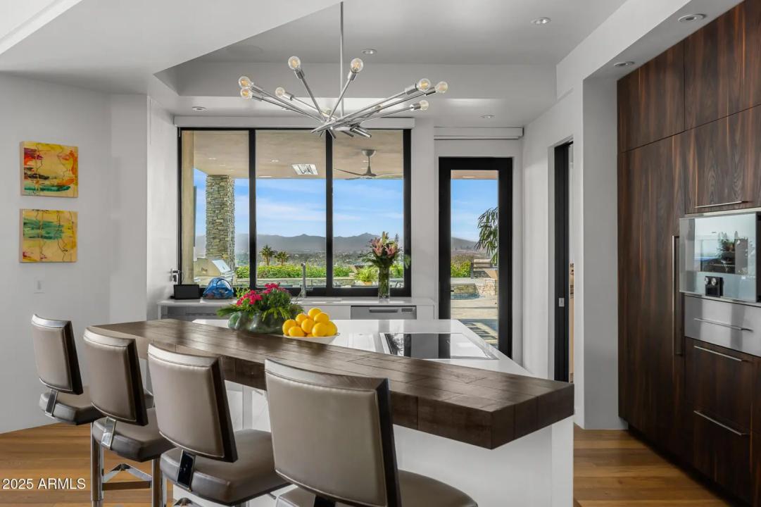 Real Estate Picture 16