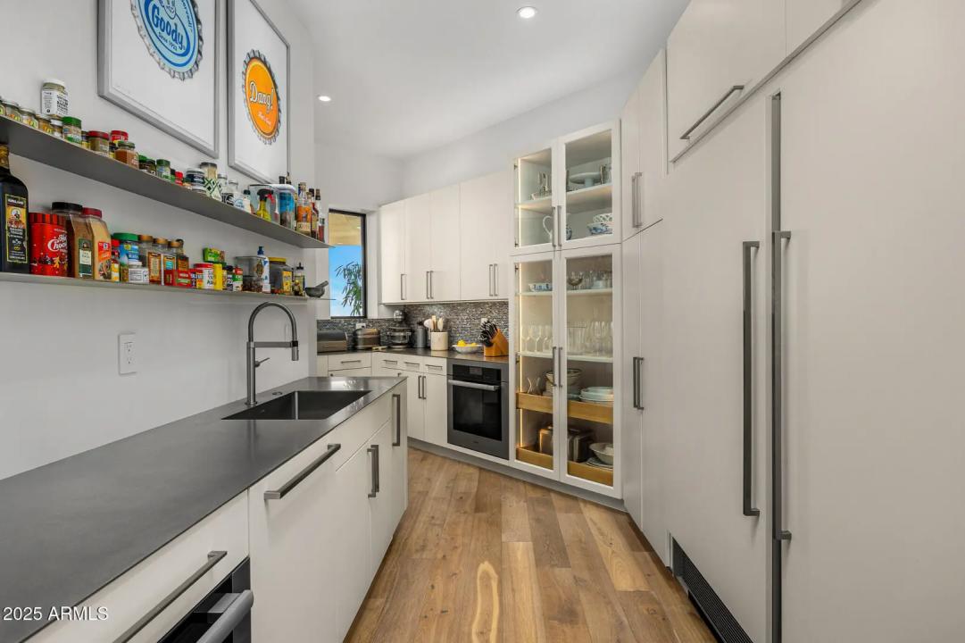 Real Estate Picture 18