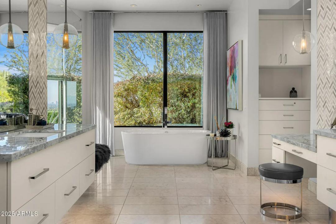 Real Estate Picture 22