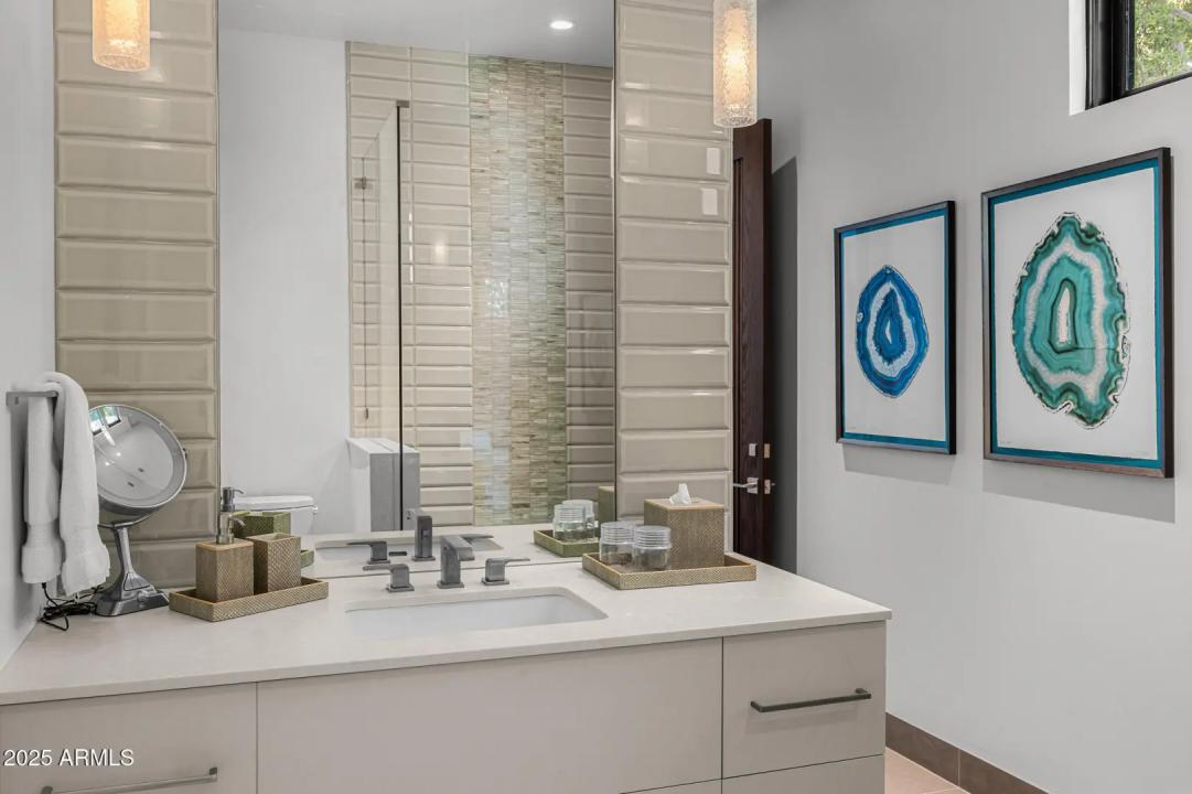 Real Estate Picture 27