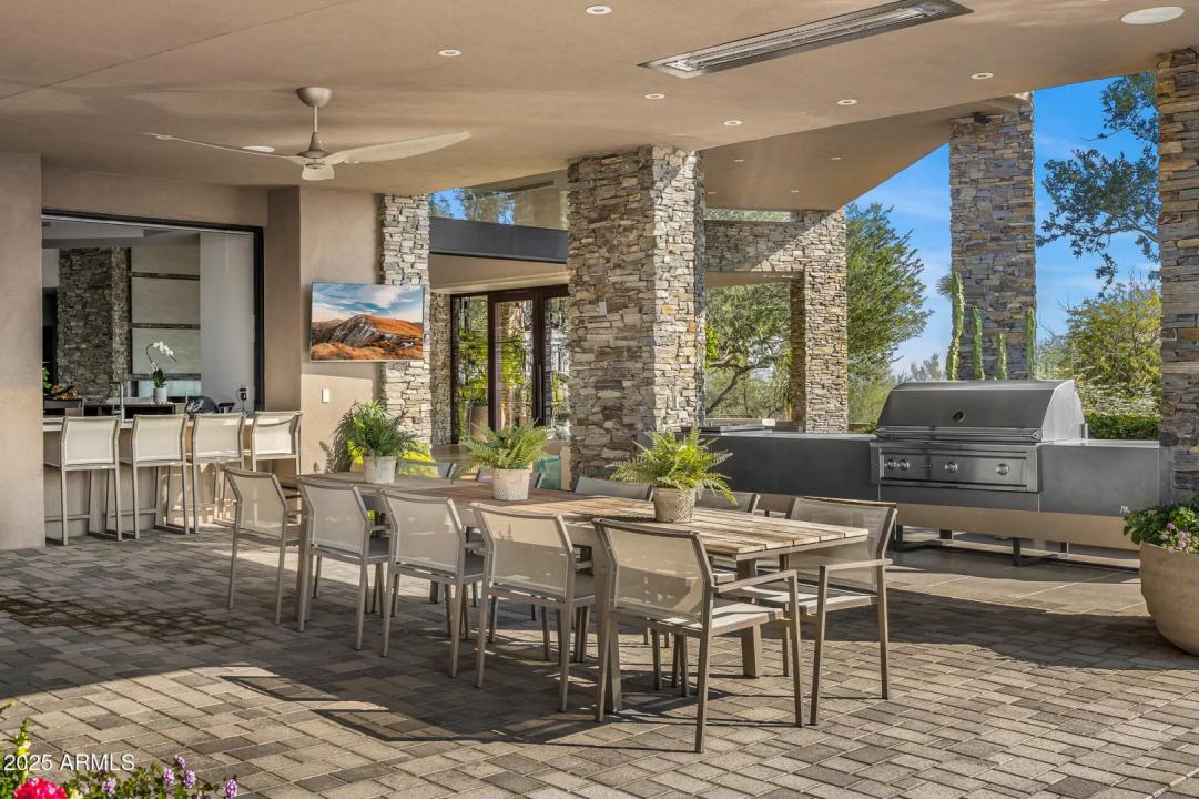 Real Estate Picture 11