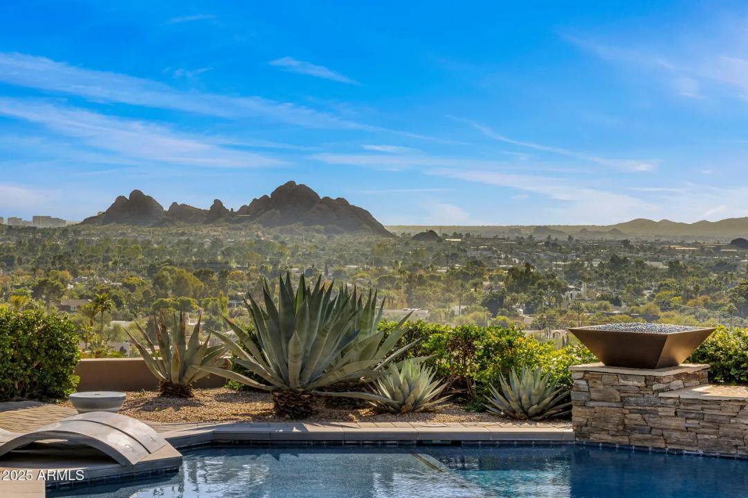 Real Estate Picture 6