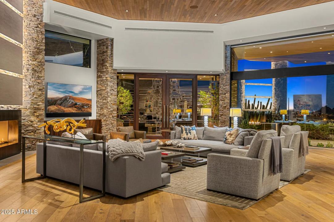 Real Estate Picture 3