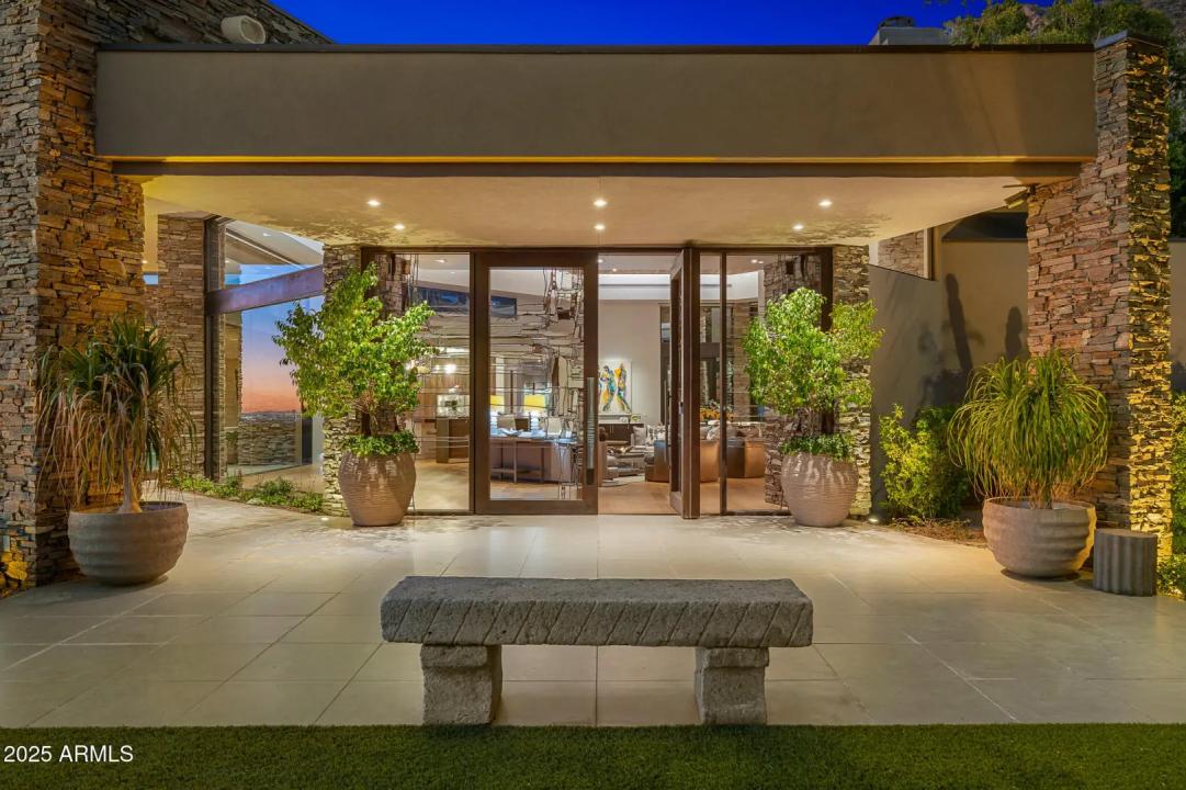 Real Estate Picture 4