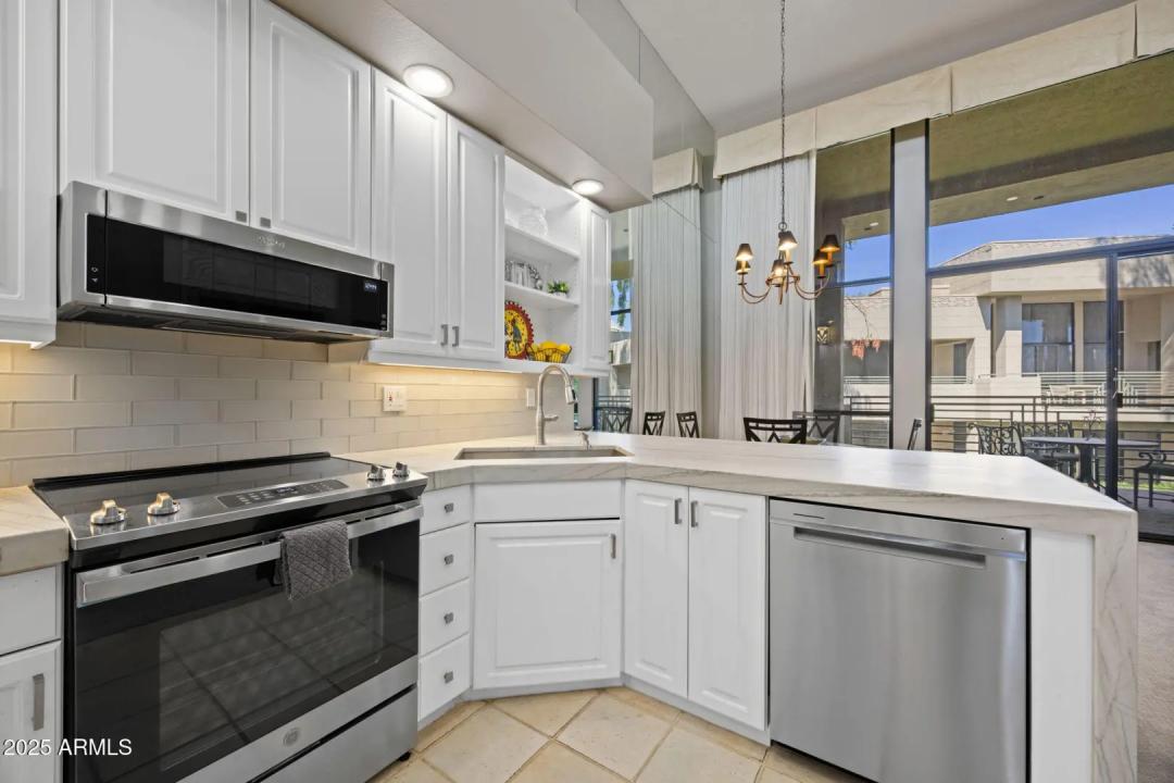 Real Estate Picture 9
