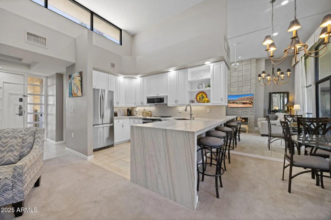 Real Estate Picture 12