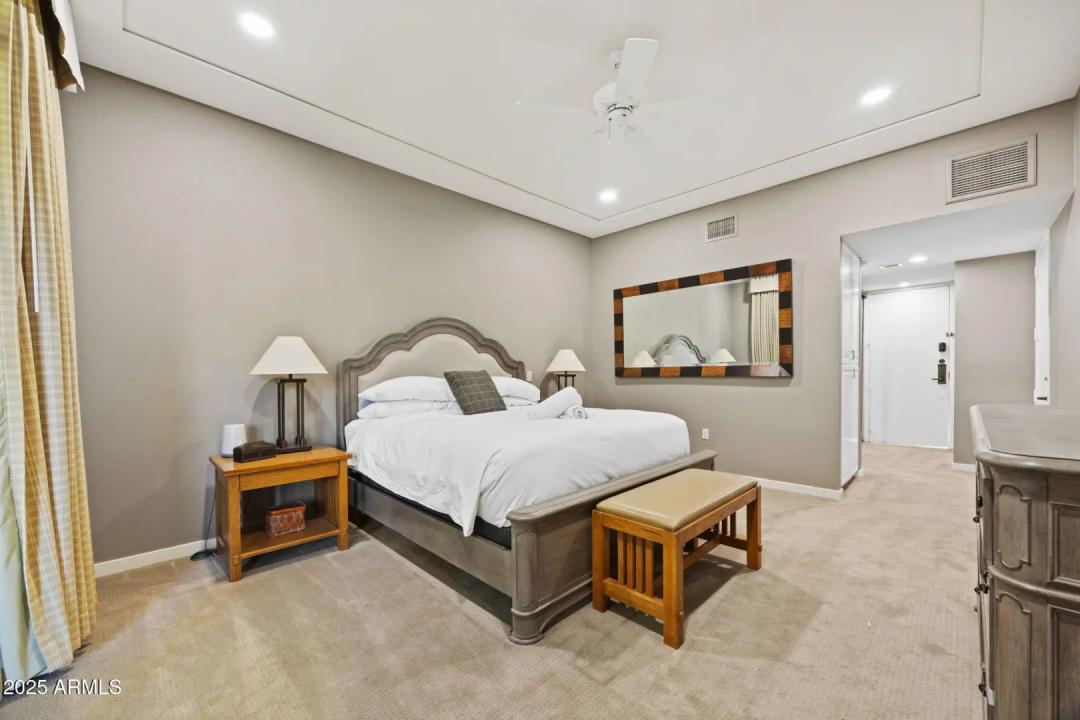 Real Estate Picture 14