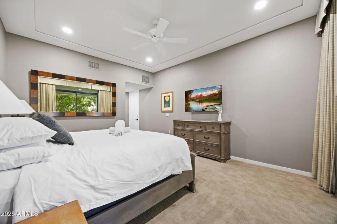 Real Estate Picture 15