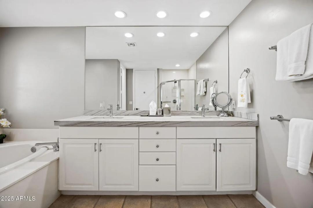 Real Estate Picture 16