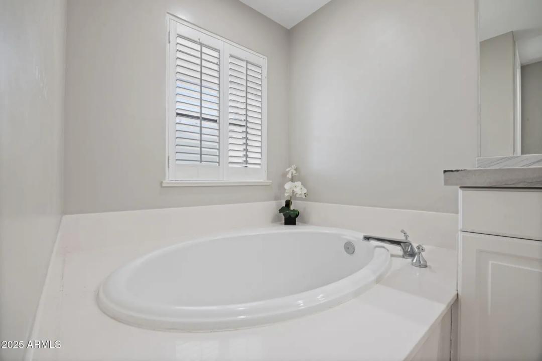 Real Estate Picture 17