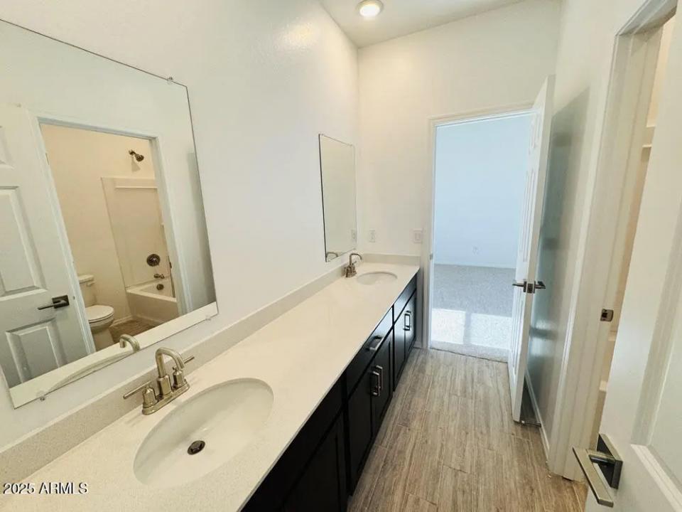 Real Estate Picture 6