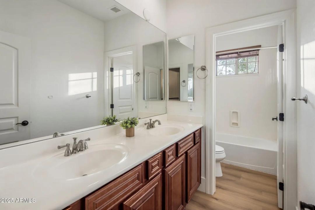 Real Estate Picture 29