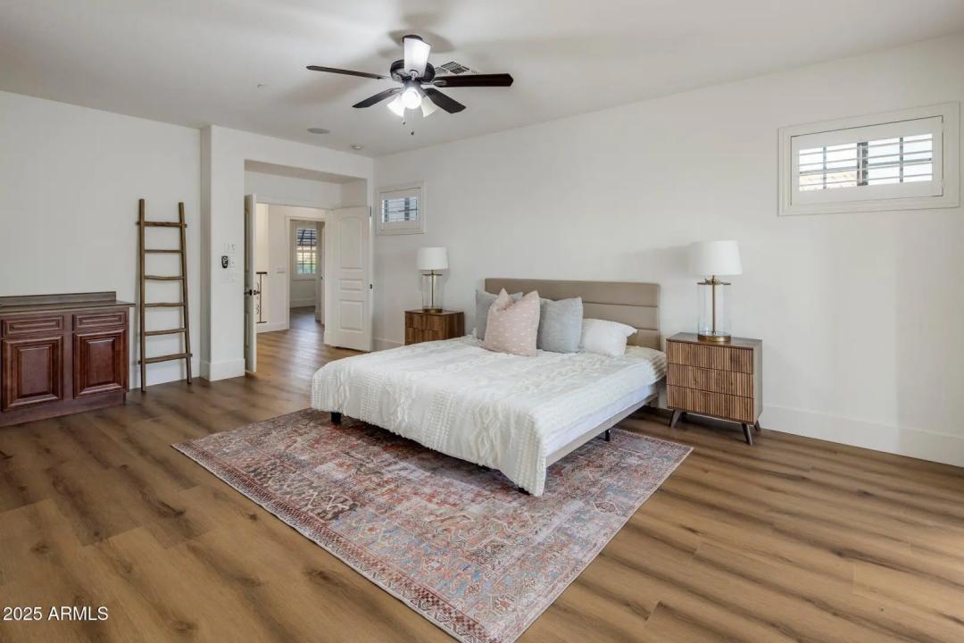 Real Estate Picture 5