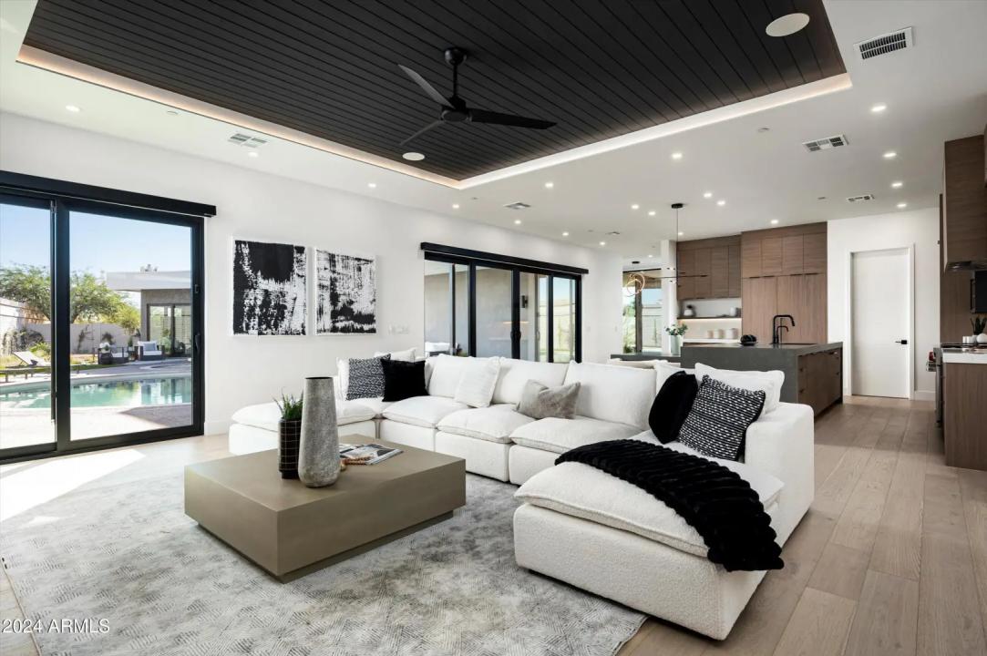 Real Estate Picture 12