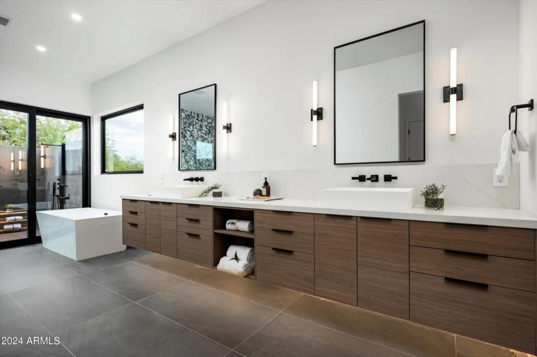 Real Estate Picture 19