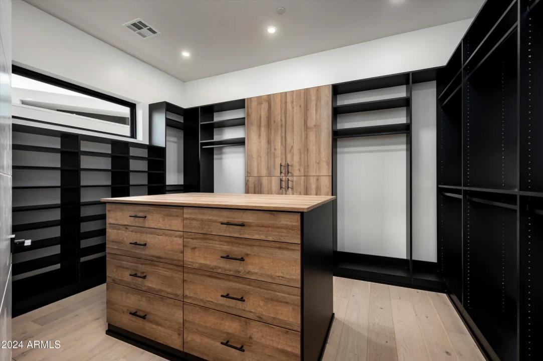 Real Estate Picture 22