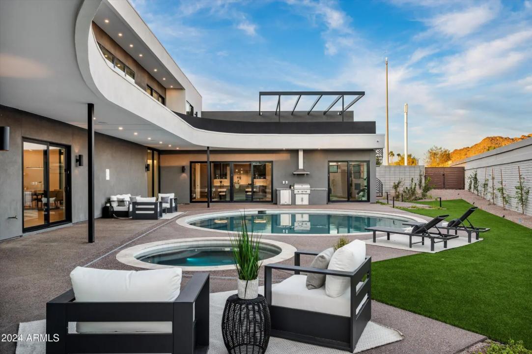 Real Estate Picture 33