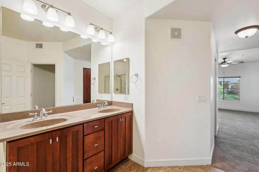 Real Estate Picture 18