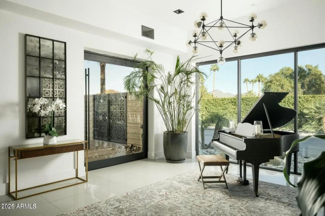 Real Estate Picture 5