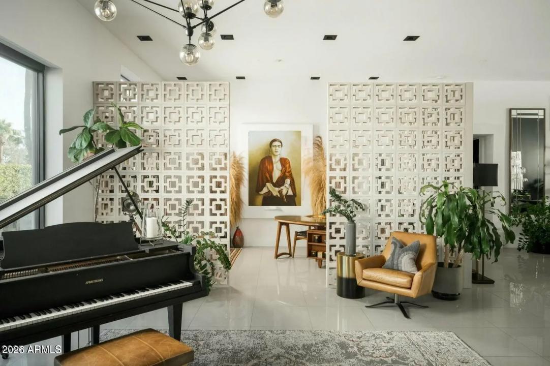 Real Estate Picture 6