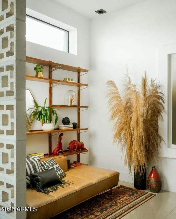 Real Estate Picture 8