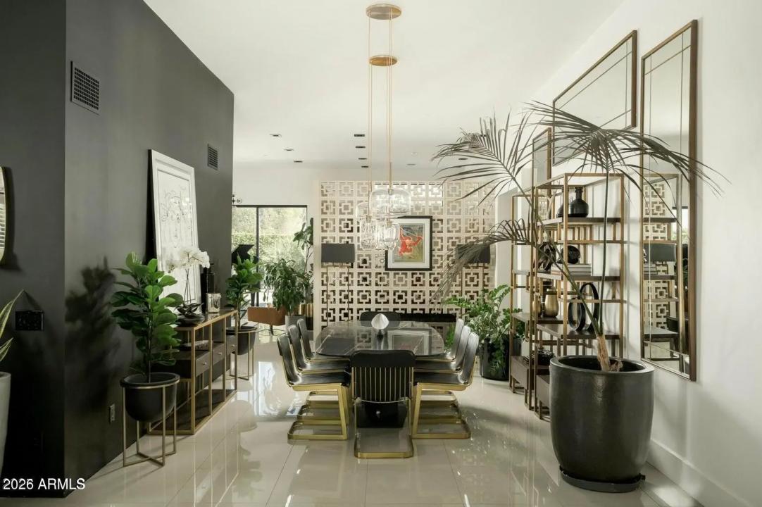 Real Estate Picture 9