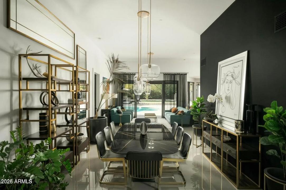 Real Estate Picture 10